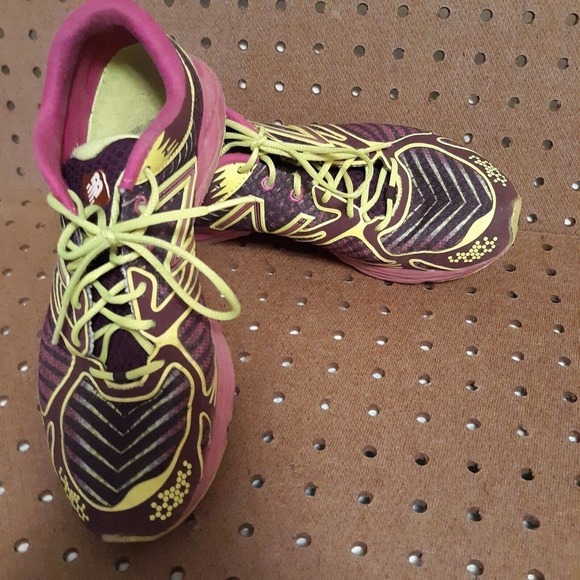 New Balance 1400 Purple/Yellow Size 8 EUC - Picture 5 of 6